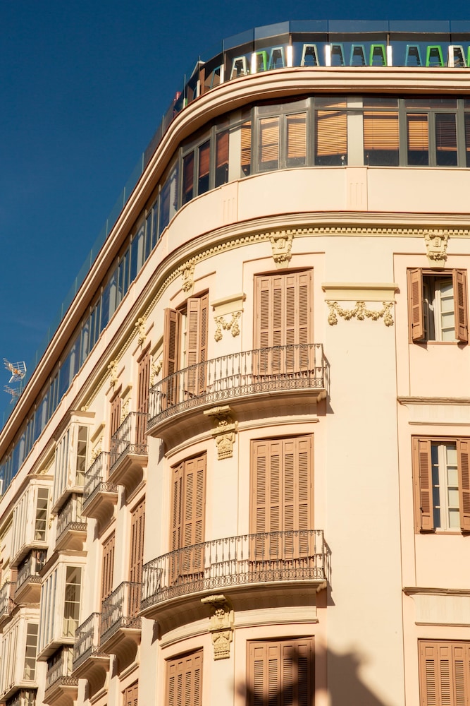 Alcazaba Premium Hostel 3/50