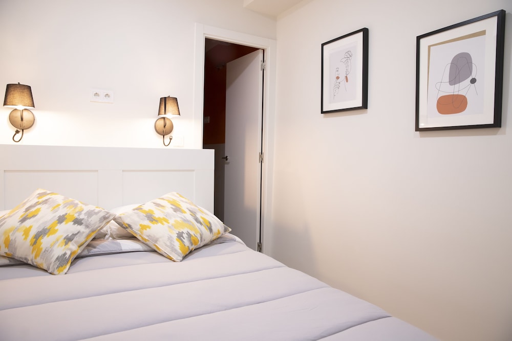 HOSTAL MONTALOYA 44/68