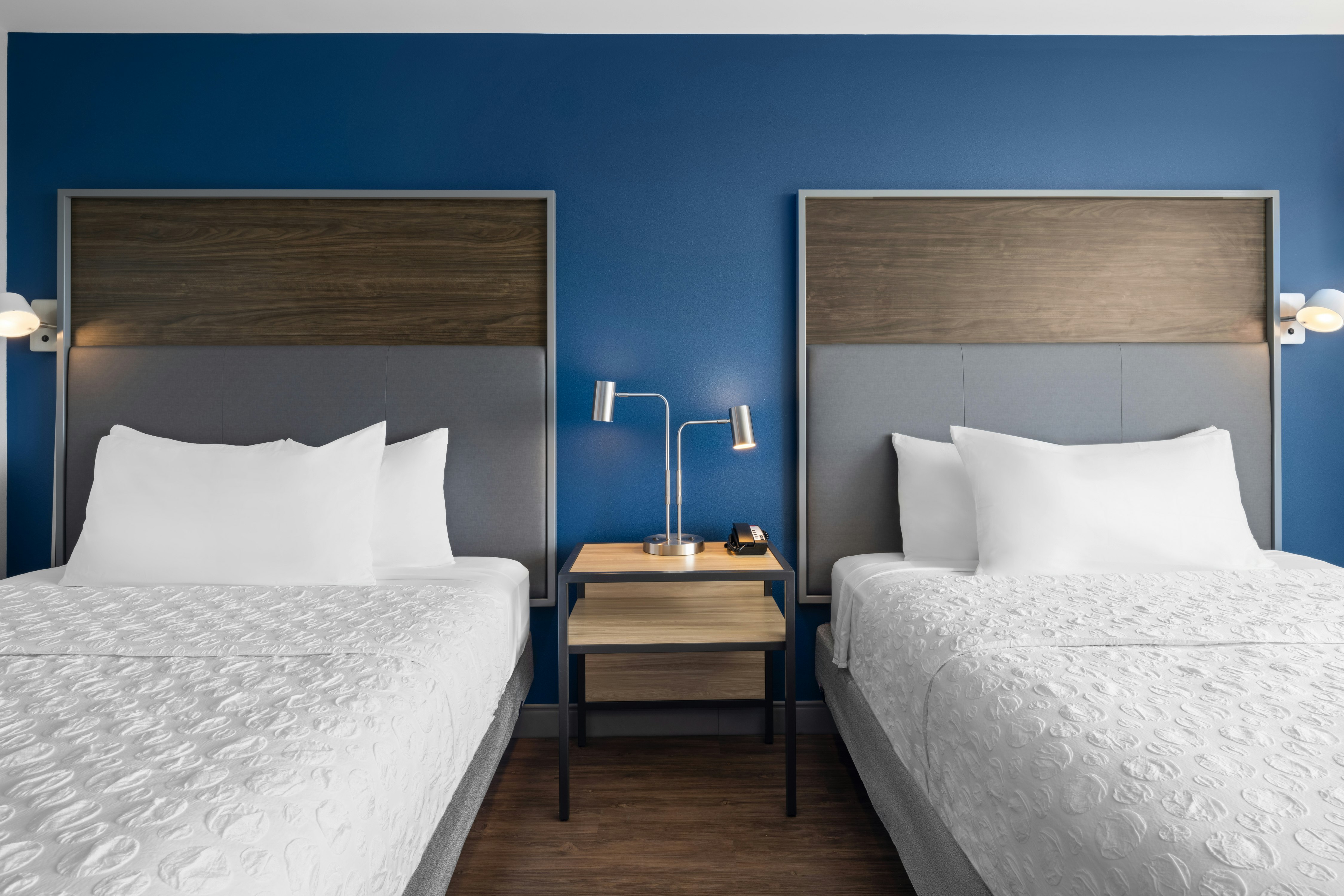 غرفة بسريرين كوين، Tru by Hilton Wisconsin Dells 2/3