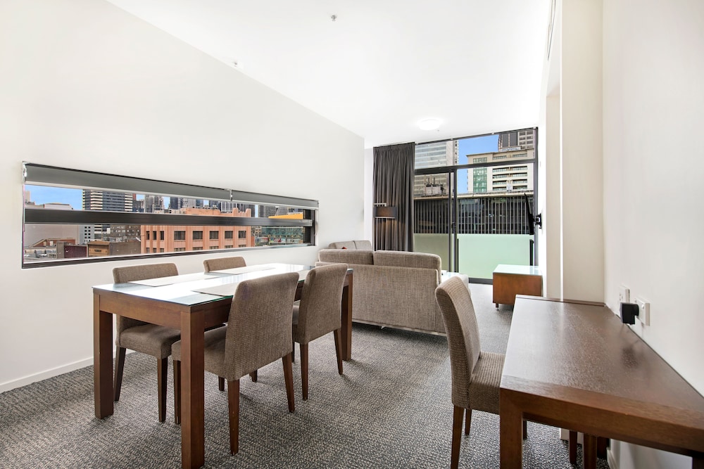 Melbourne CBD Central Apartment Hotel 31/37