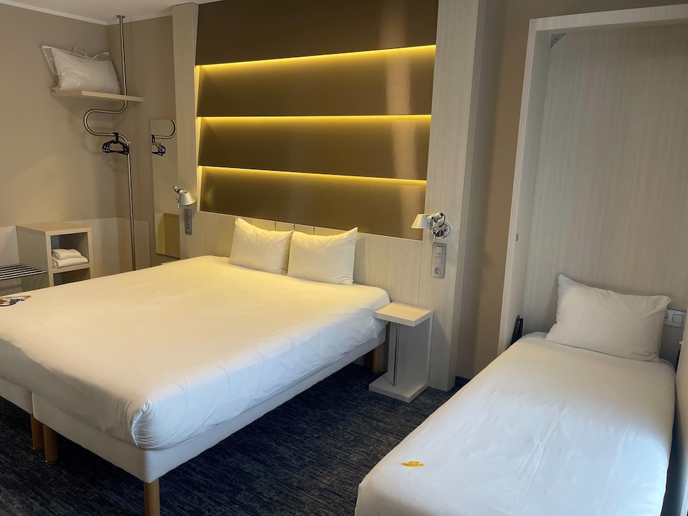 IBIS STYLES NIVELLES 25/73