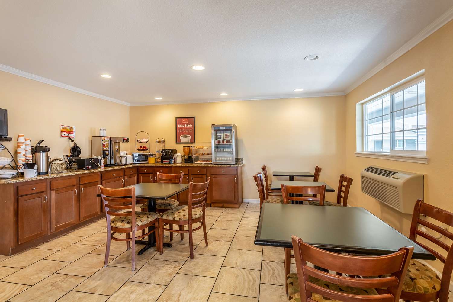Econo Lodge Inn & Suites Santa Rosa 12/15