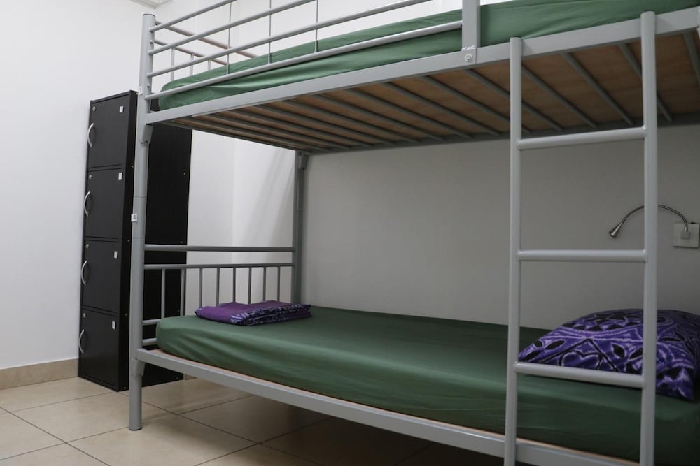 Mahana Lodge Hostel & Backpacker 30/69