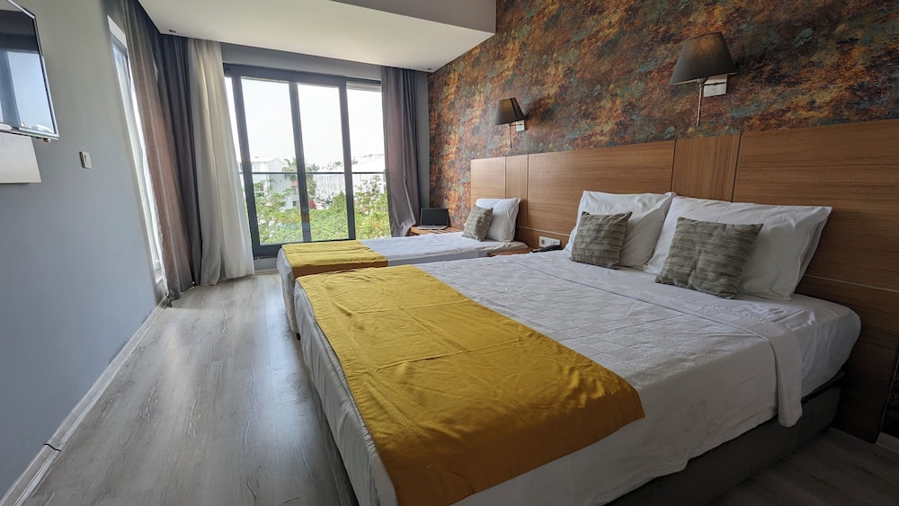 Ramona Hotel 13/45