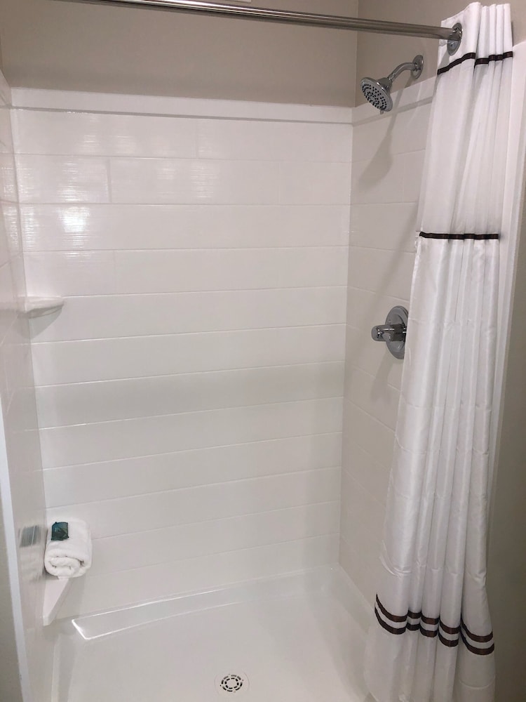 GrandStay Hotel & Suites Rock Valley 32/32