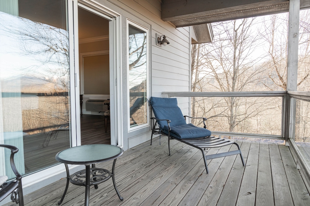 The Inn at Crestwood 32/65