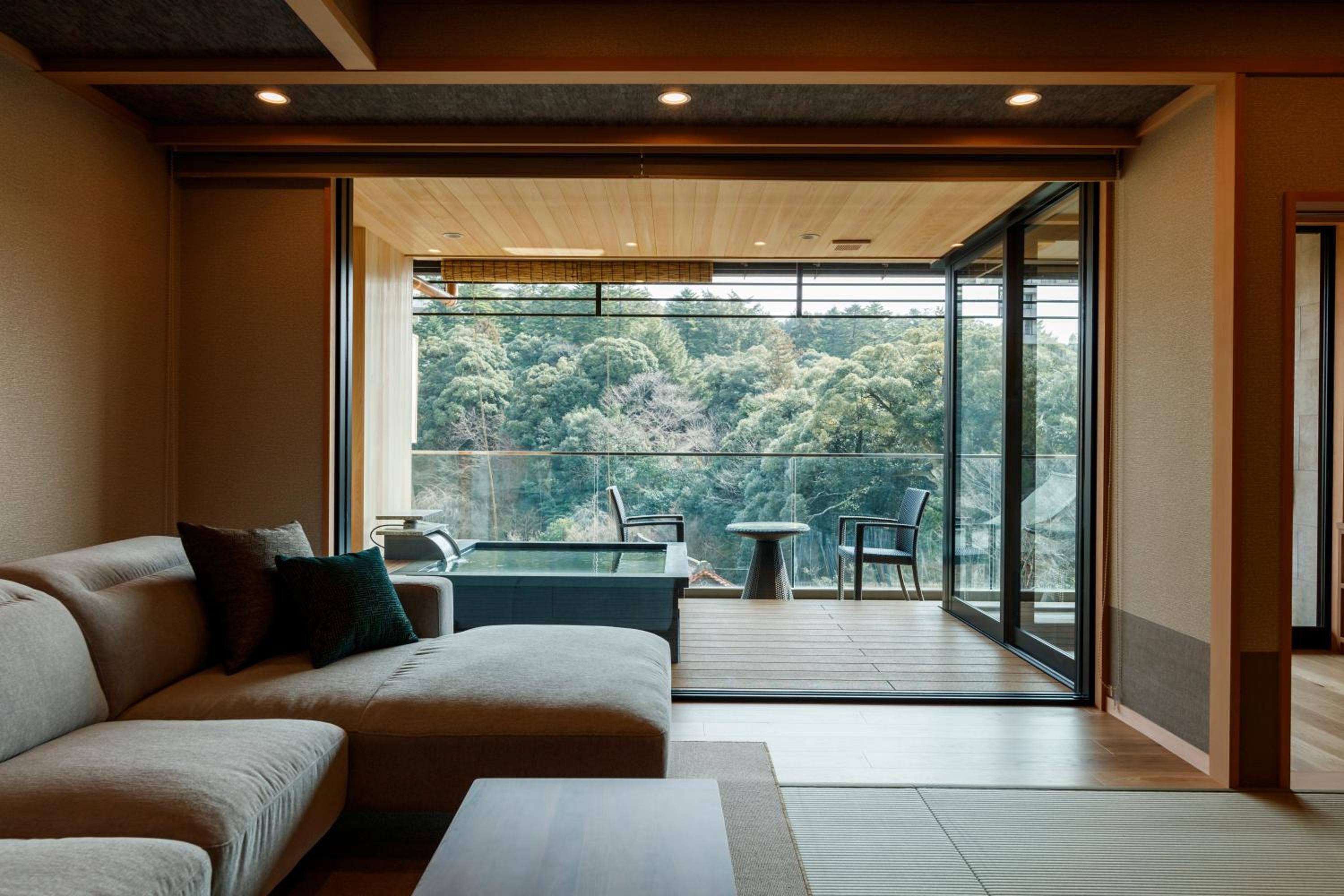 Room, Twin Beds, External Bathroom