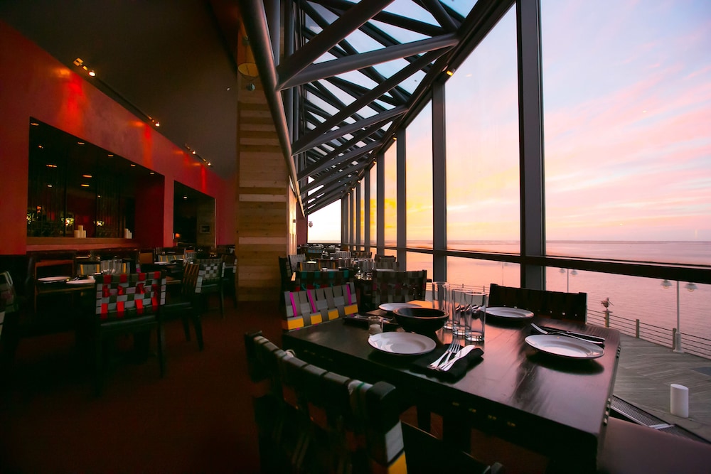 Harrahs Resort Atlantic City - A Caesars Rewards Destination 54/70