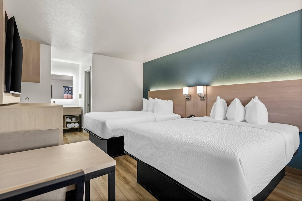 Upgrade, Efficiency, 2 Queen Beds