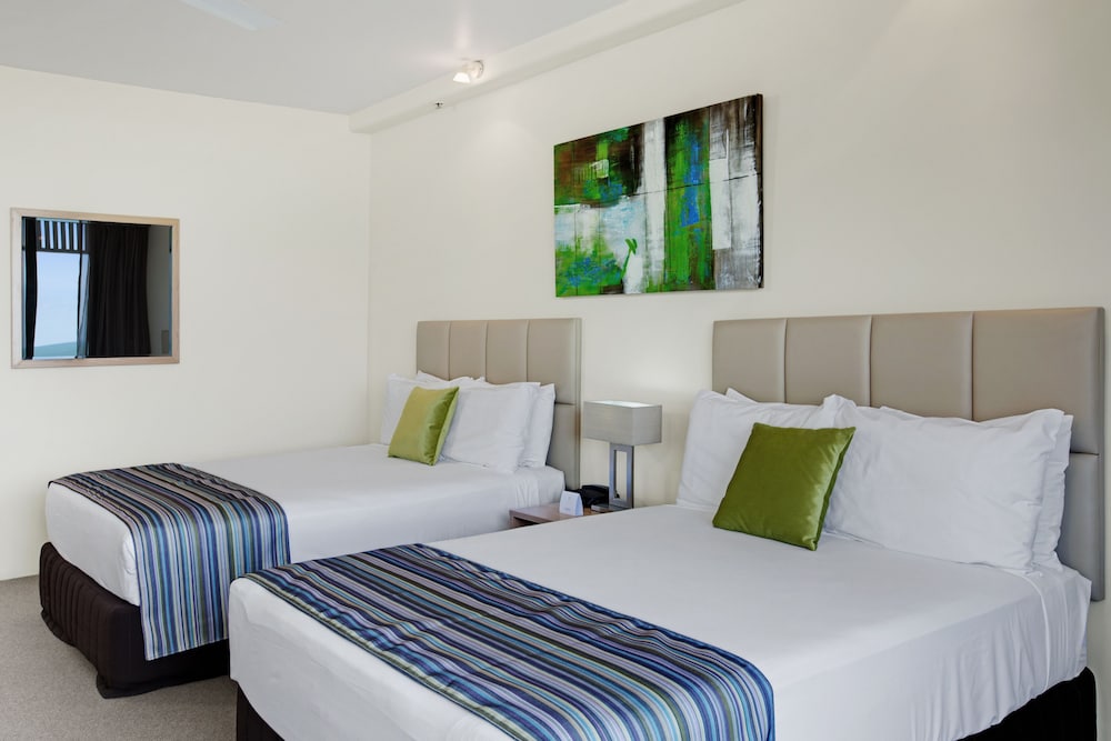 Rydges Esplanade Resort 11/68