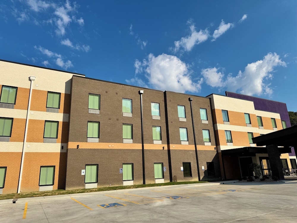 Sleep Inn & Suites Ashland City, TN 42/50