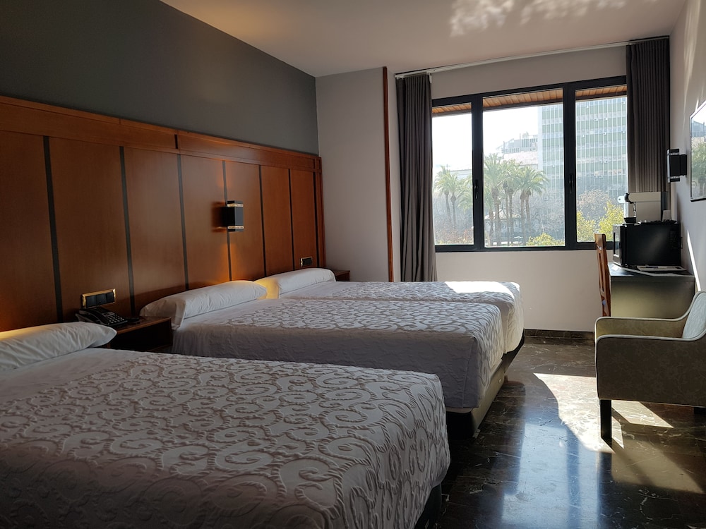 Hotel Condestable Iranzo 14/89