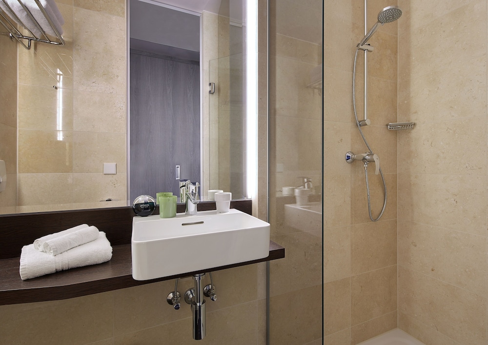 BUSINESS, PLUS, DOUBLE BED, BALCONY