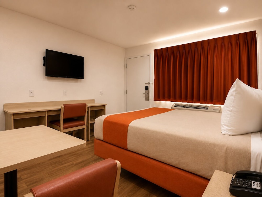 Motel6 Lost Hills, CA 28/46