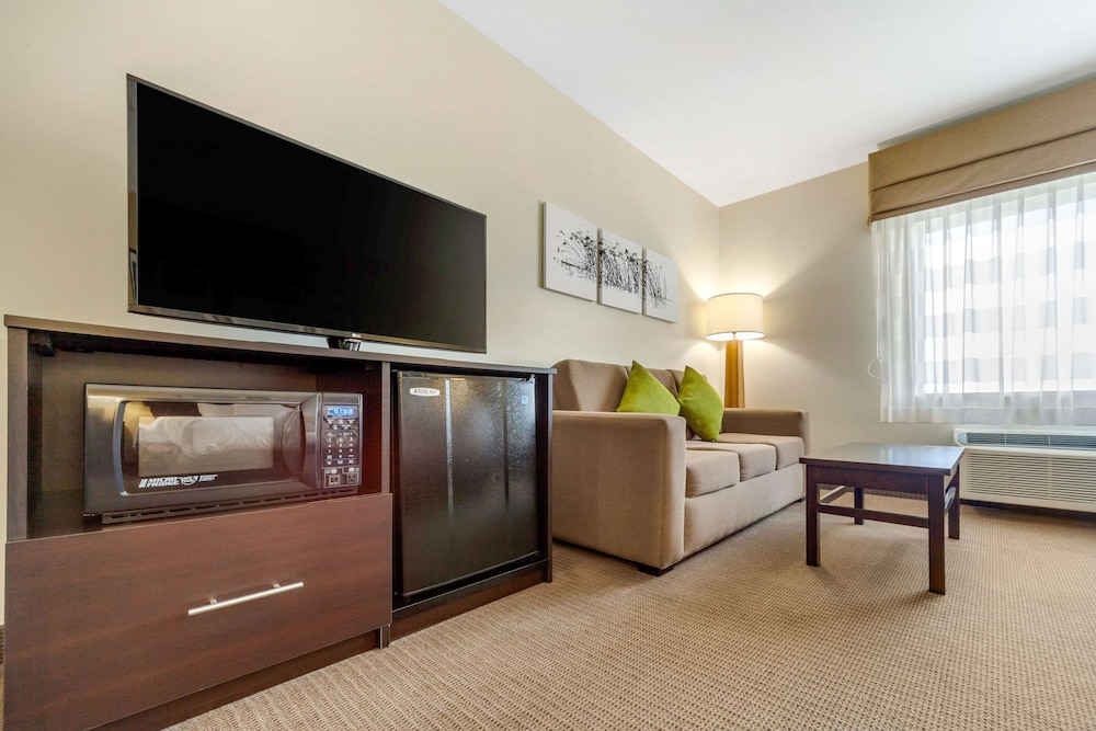 Sleep Inn & Suites Lincoln University Area 7/42