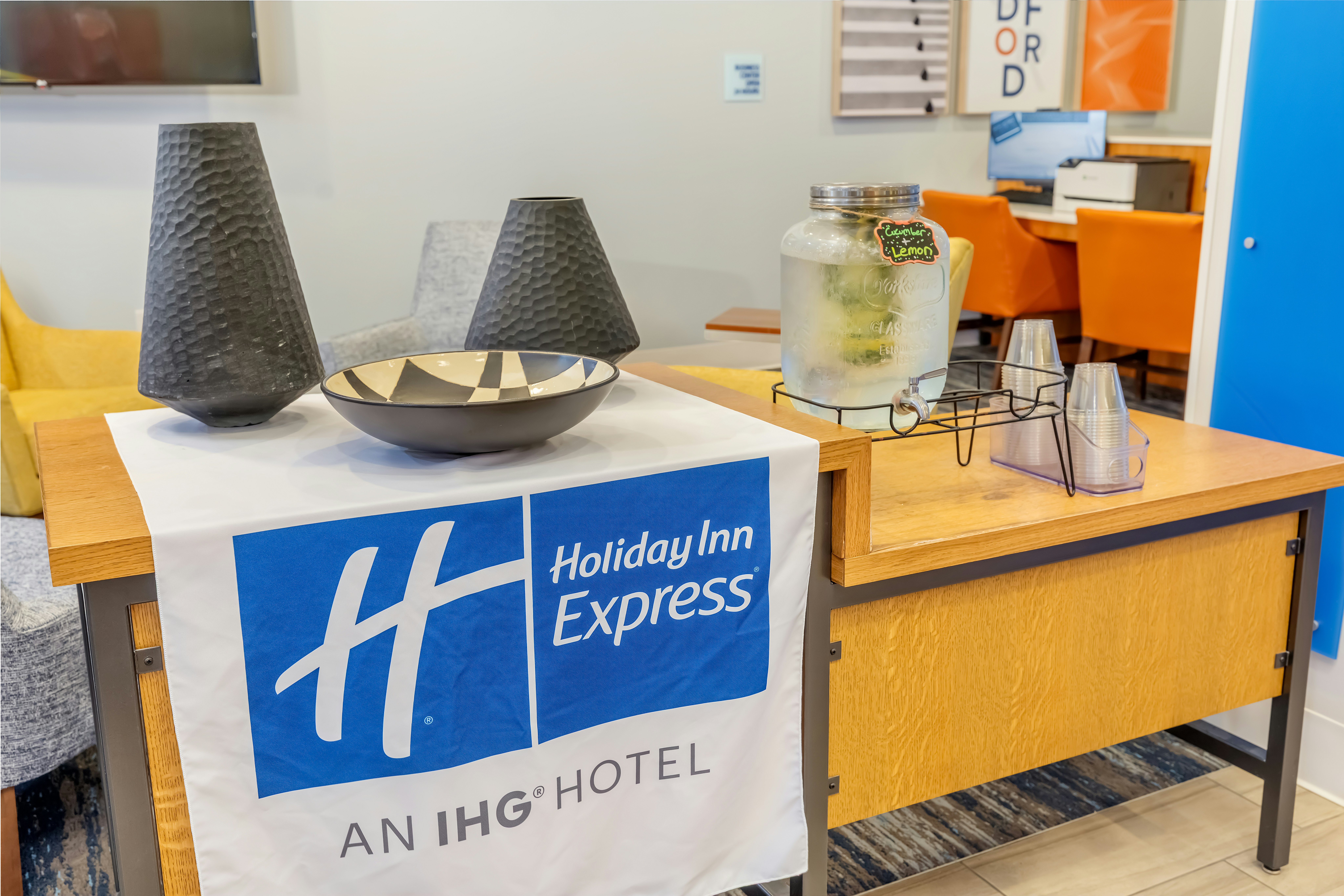 Holiday Inn Express Hotel And Suites Medford Central Point 78/80