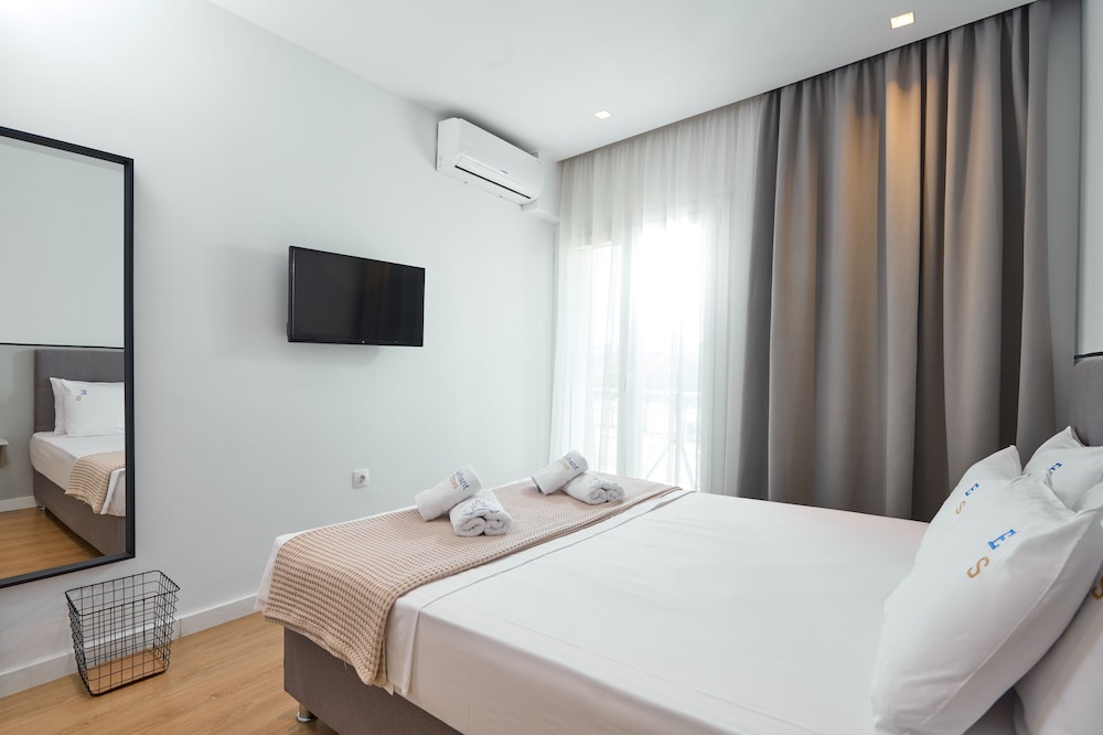 Elephant Suites 13/36