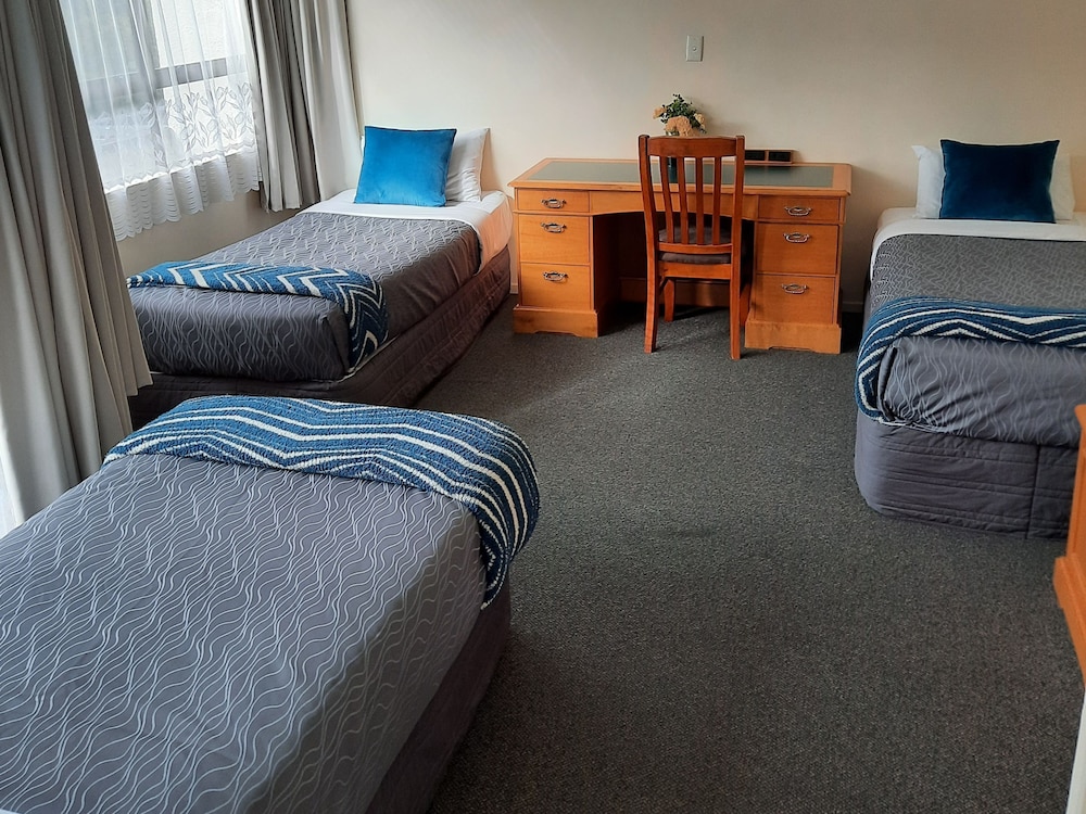 Pembrooke Motor Lodge, Whangarei 9/29