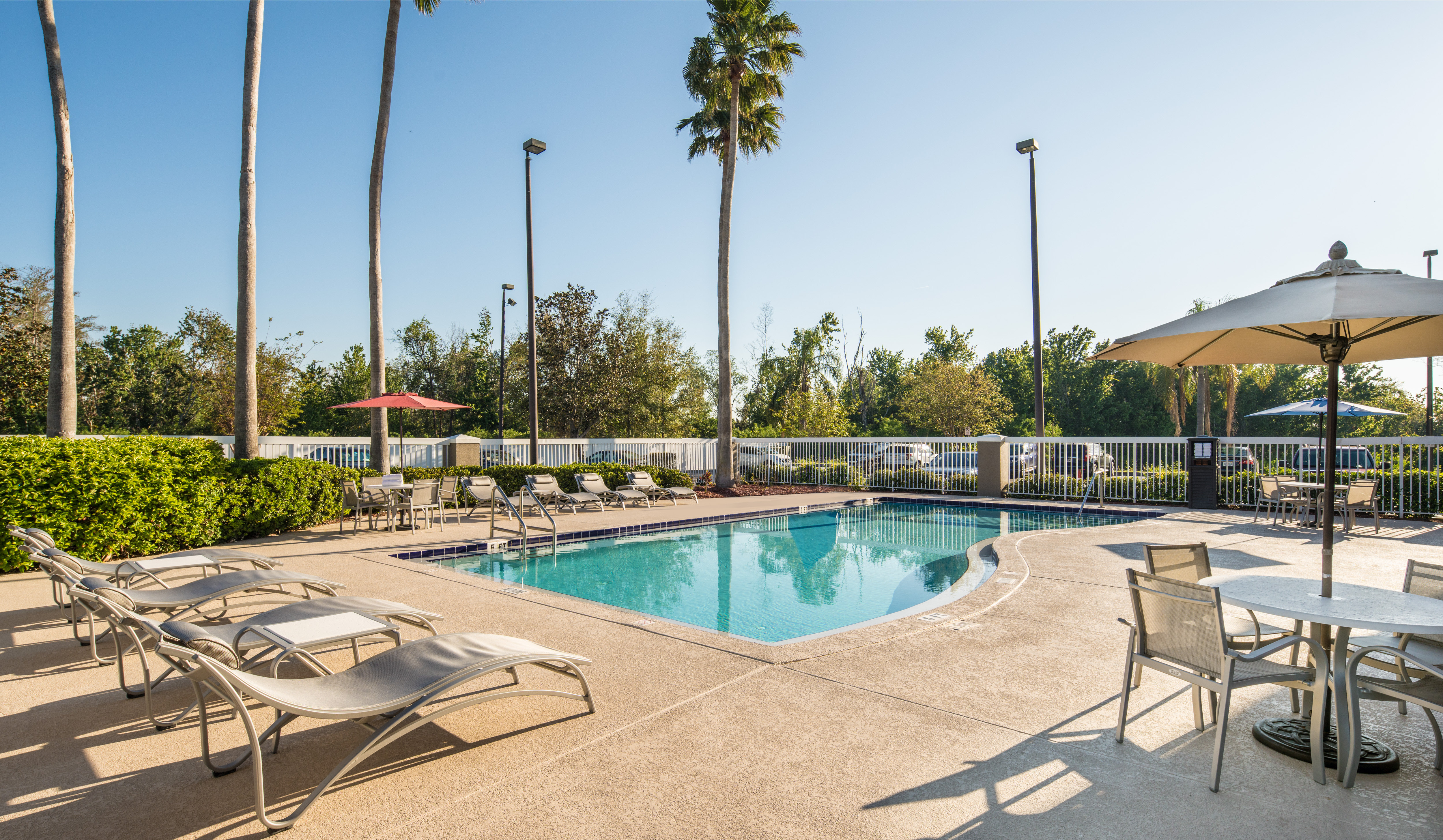 Holiday Inn Express And Suites Orlando International Airport 55/62