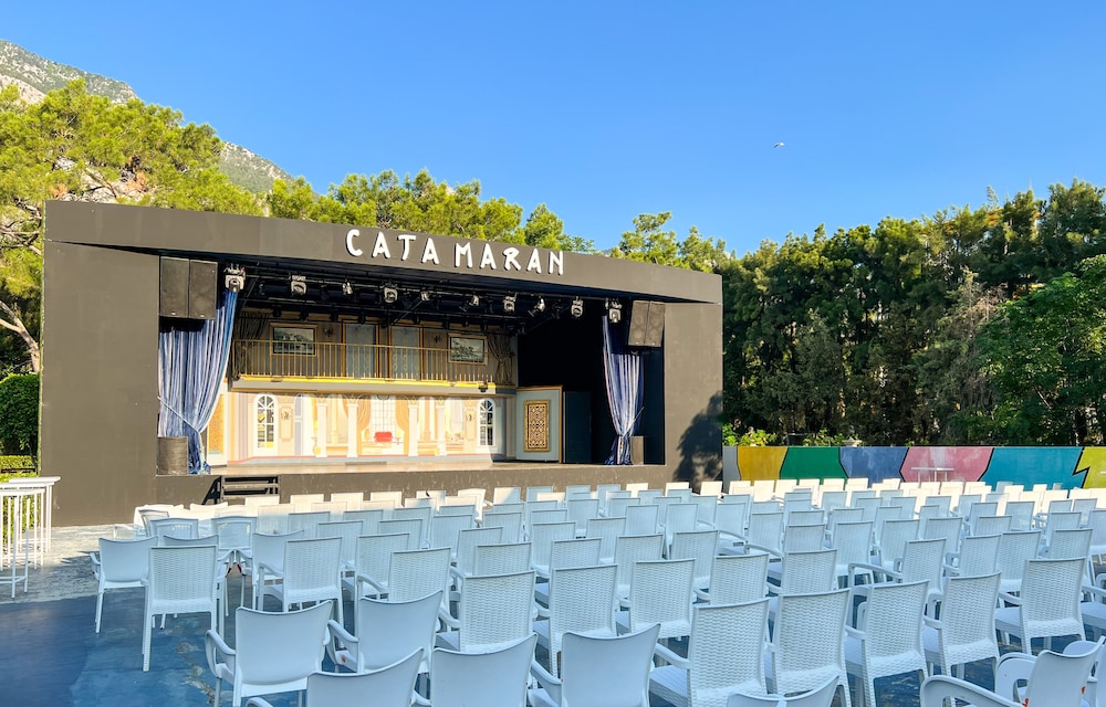 Catamaran Resort Hotel 43/71