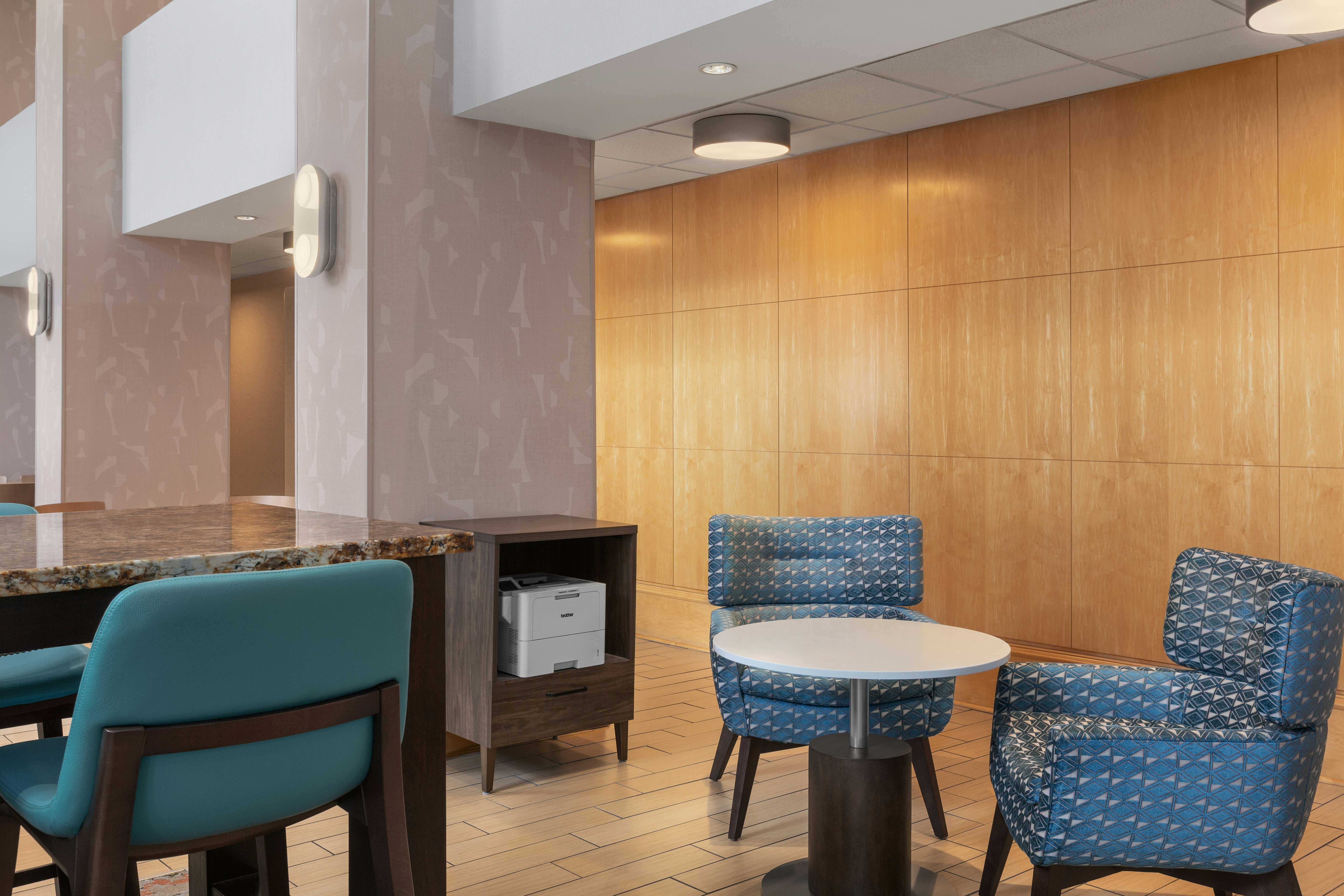 Hampton Inn and Suites by Hilton Langley Surrey 42/72