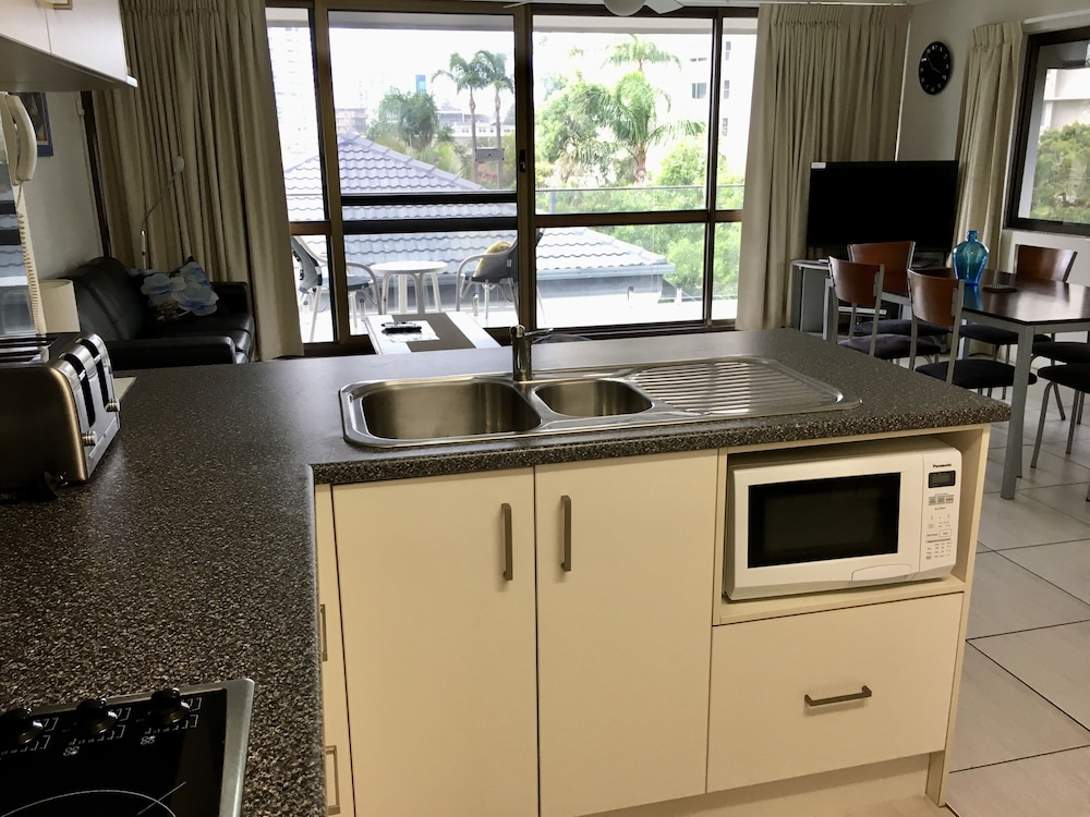 Burleigh Palms Holiday Apartments 35/75