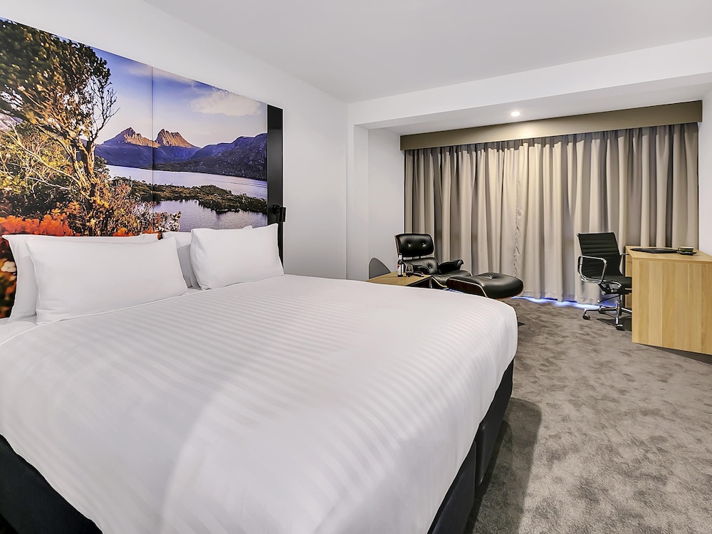 Deluxe, King Bed
