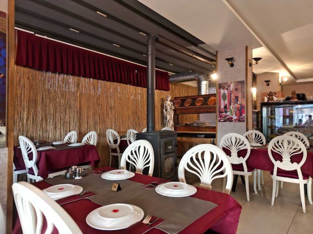 Akman City Hotel 48/66