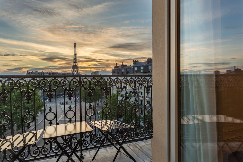 HOTEL LA COMTESSE 54/59