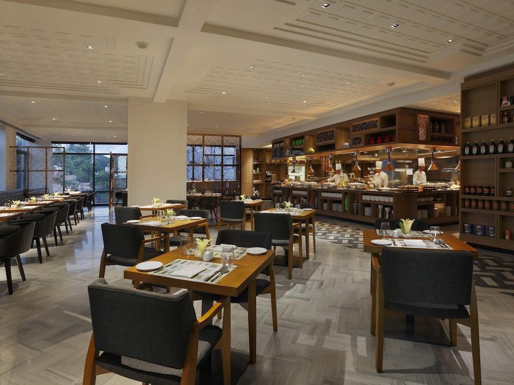 Novotel Chennai Chamiers Road 54/73