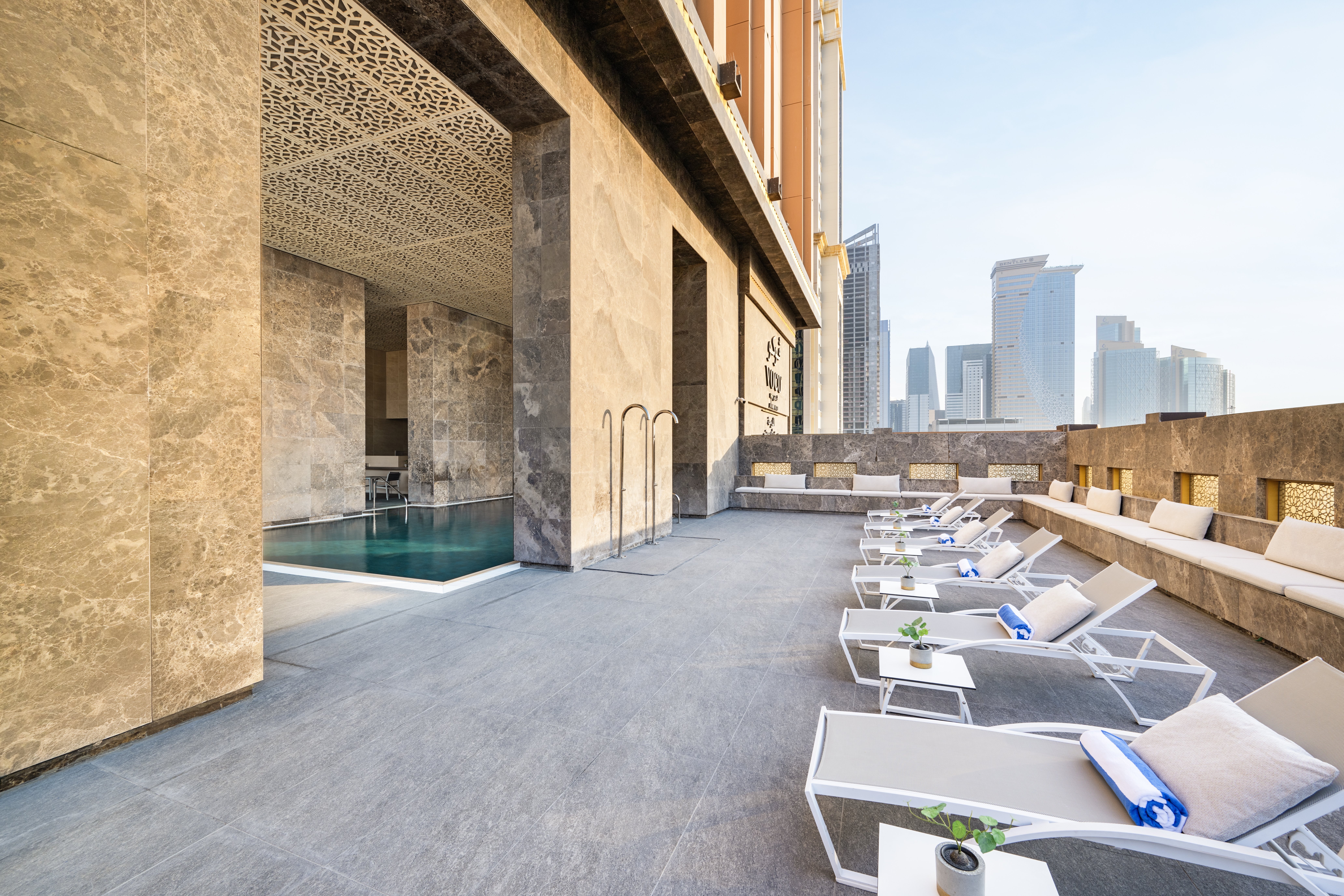 Voco Doha West Bay Suites 58/100