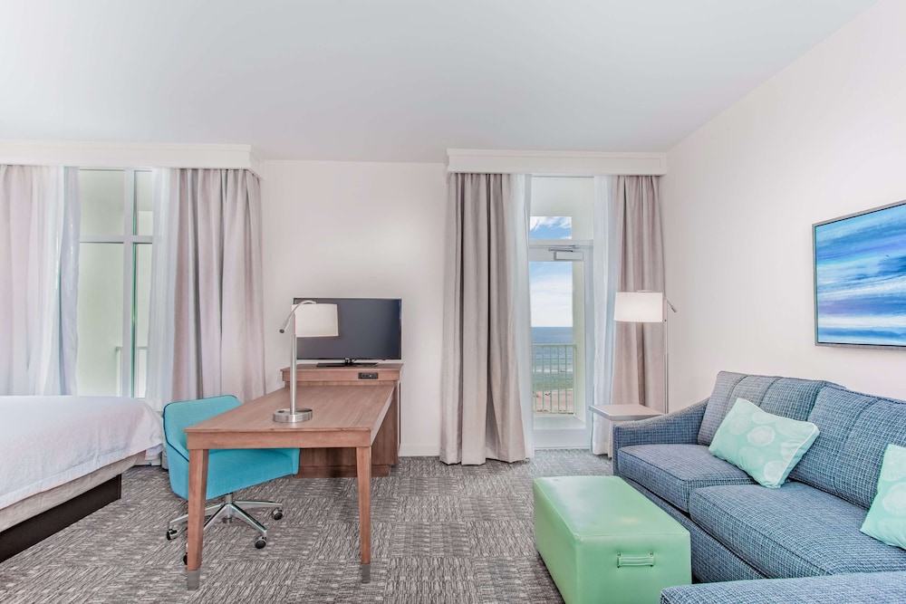 Hampton Inn & Suites Panama City Beach-Beachfront 22/33