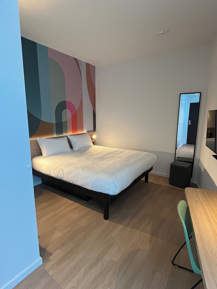 Room at B&B HOTEL Brussels Airport, Machelen