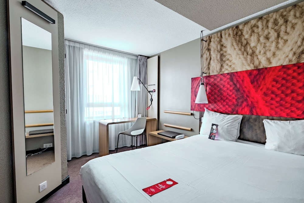 Ibis Marne La Vallee Champs 16/57