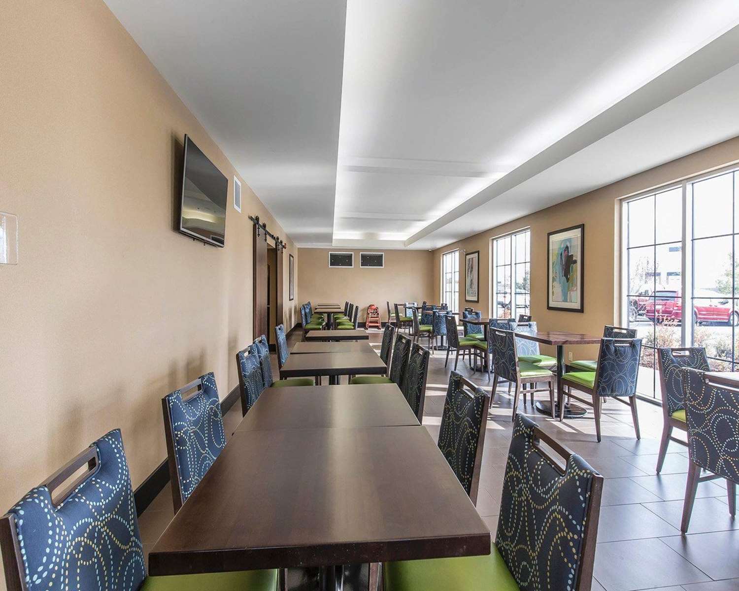 Comfort Inn & Suites Calgary Airport North 29/39