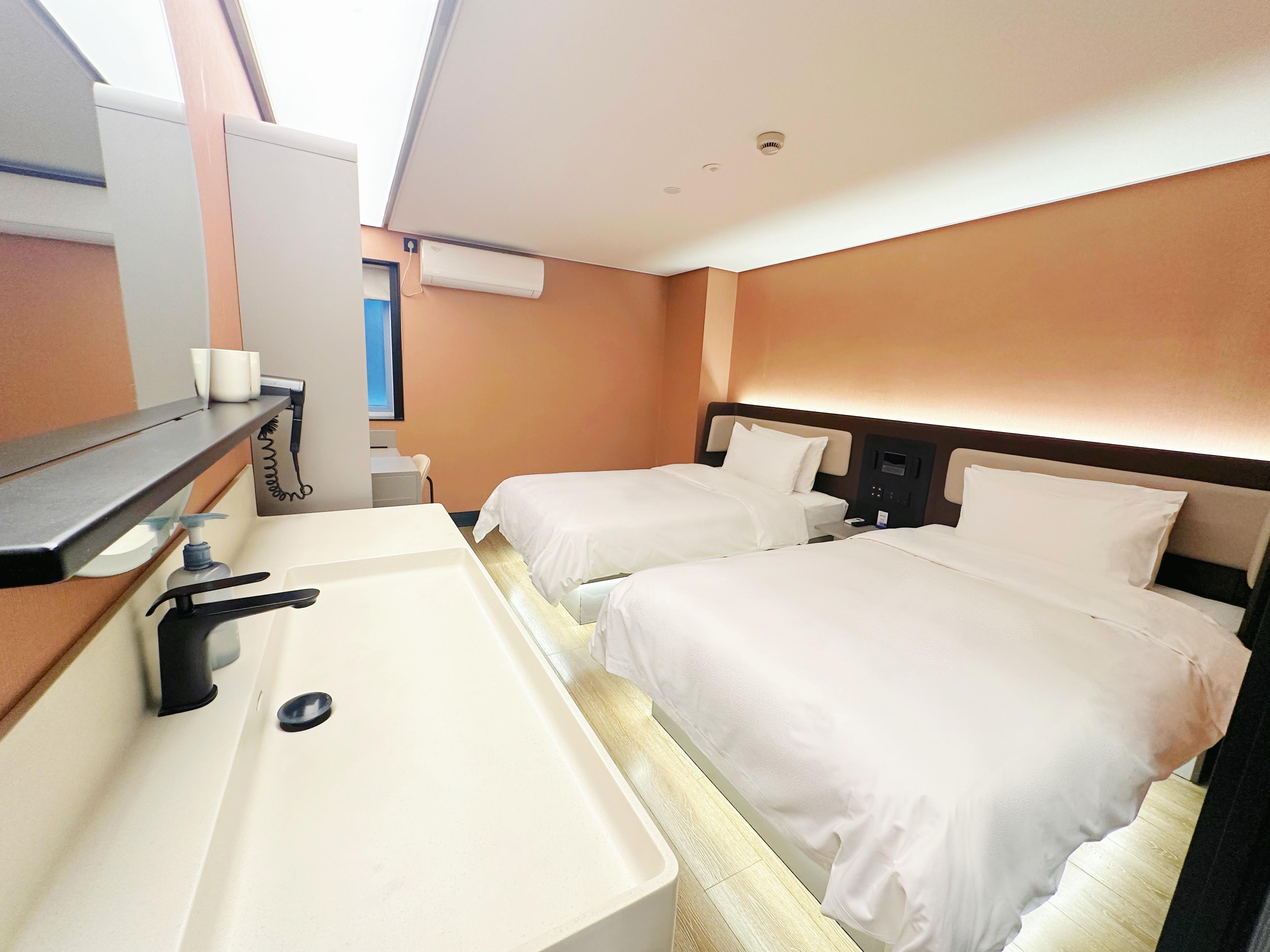 Hanting Hotel Guangzhou Tianhe 16/50