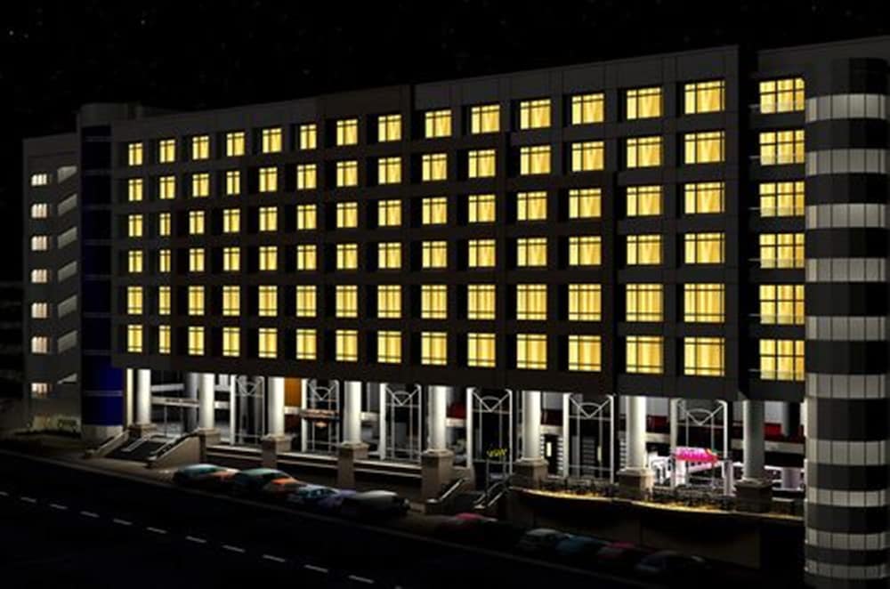 Hotel Supreme Convention Plaza 3/36