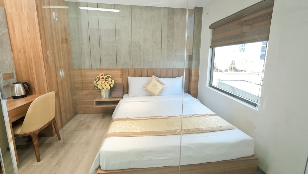 Prague Nha Trang Hotel 12/35