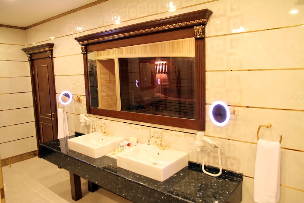 Buyuk Abant Hotel 50/50