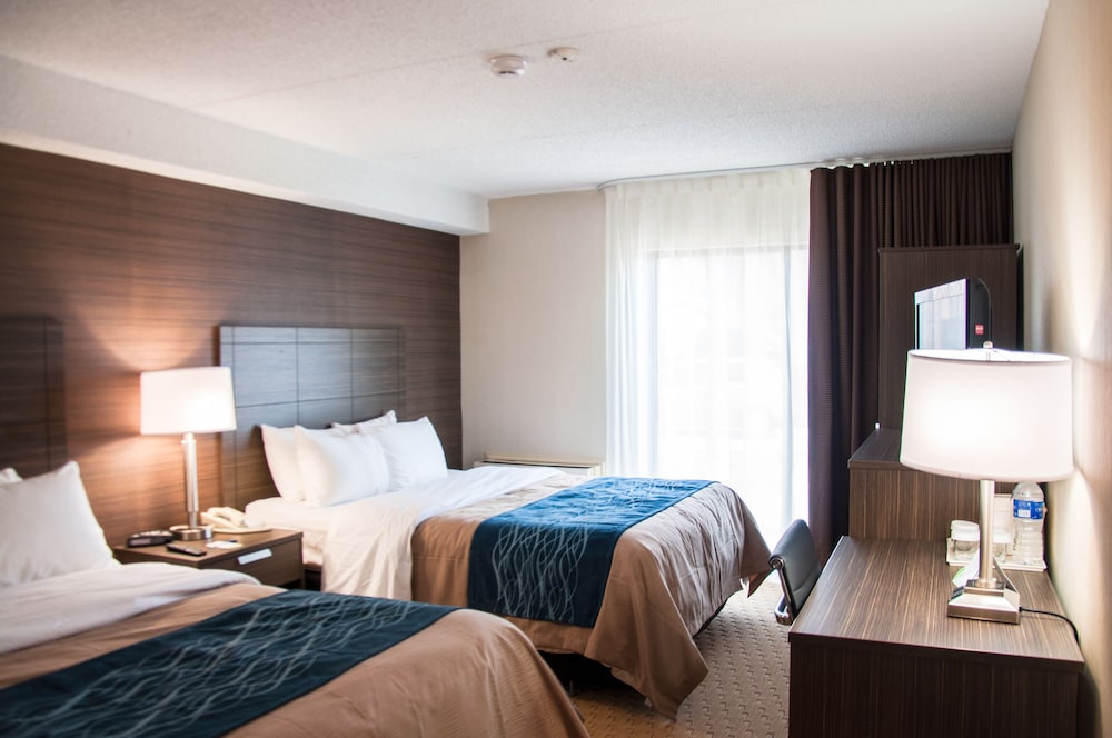 Comfort Inn Levis 7/33