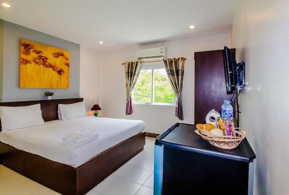 Baan Yuyen Karon Guesthouse 31/76
