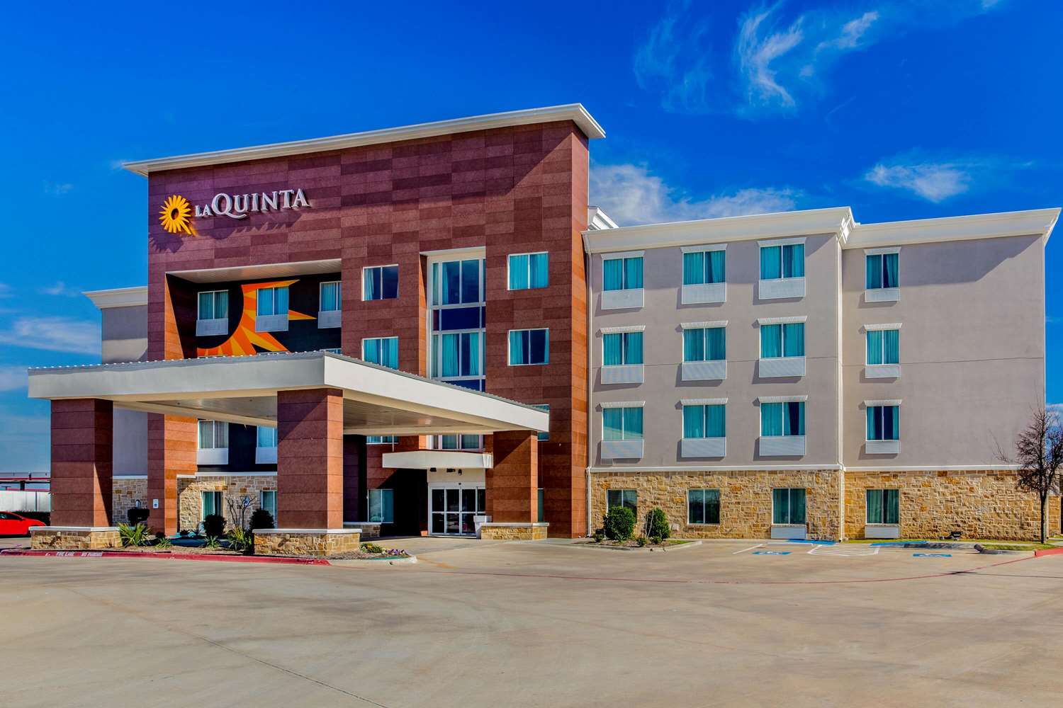 La Quinta Inn & Suites by Wyndham Northlake Fort Worth 3/25
