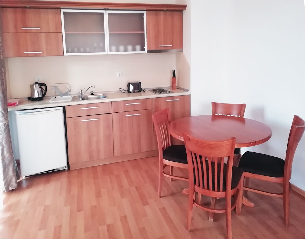 Efir Aparthotel 23/50