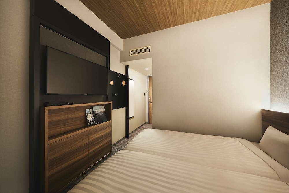 Renovated, Compact, Twin Beds