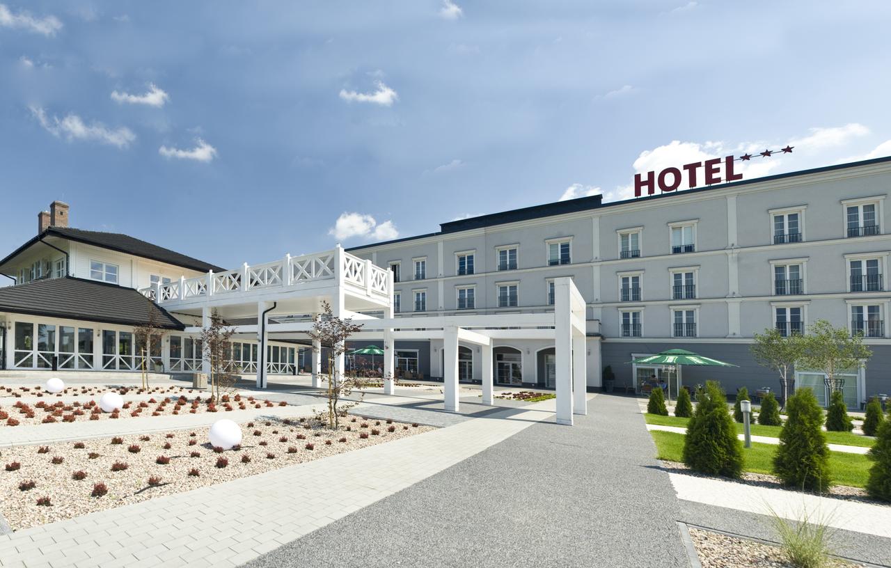 Lamberton Hotel 56/65