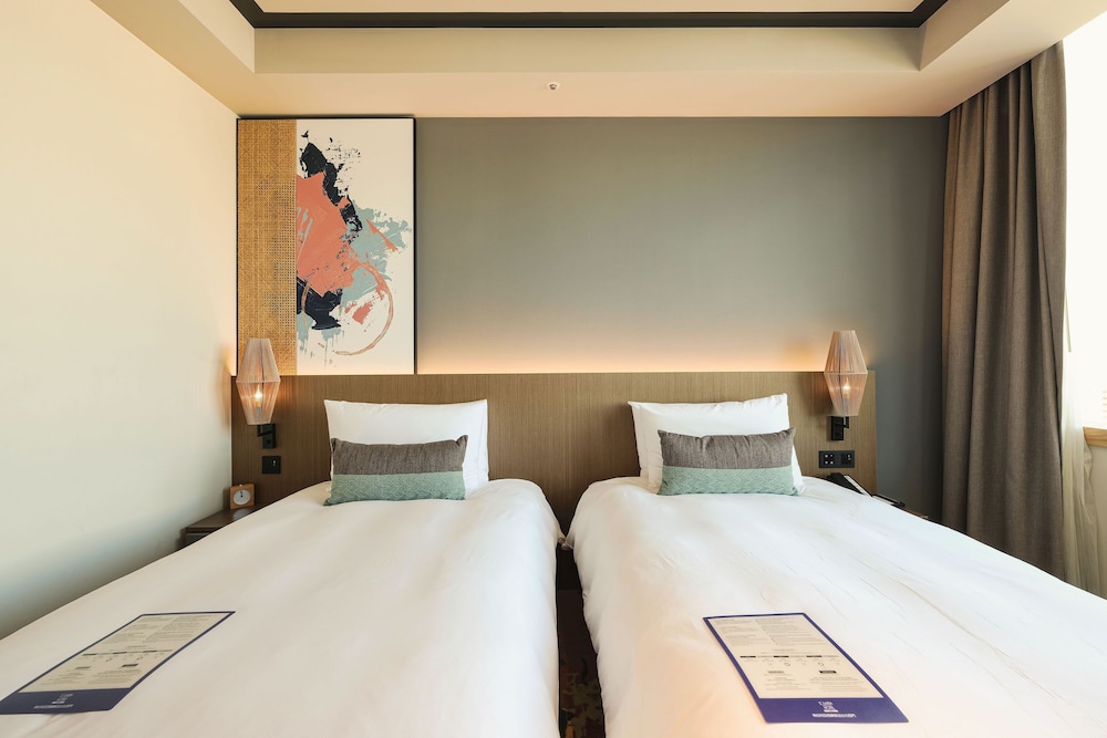 Moderate, Twin Beds