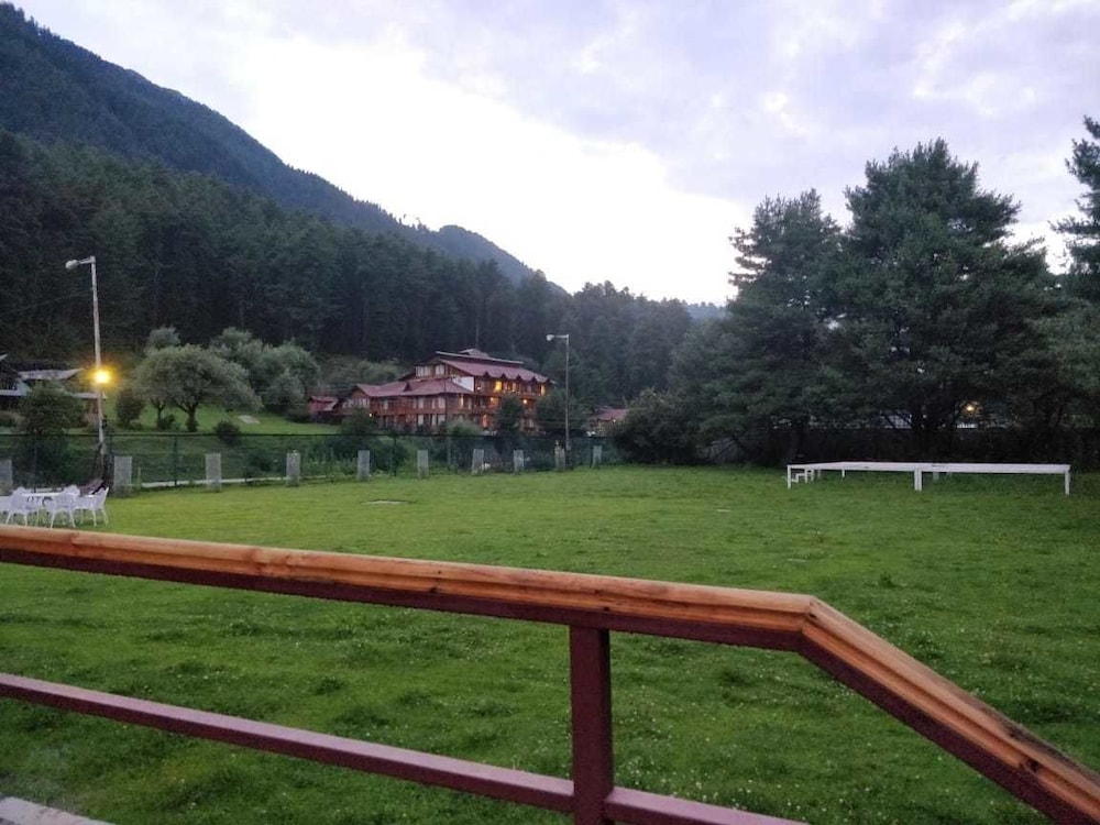 HEEVAN HOTEL 49/50