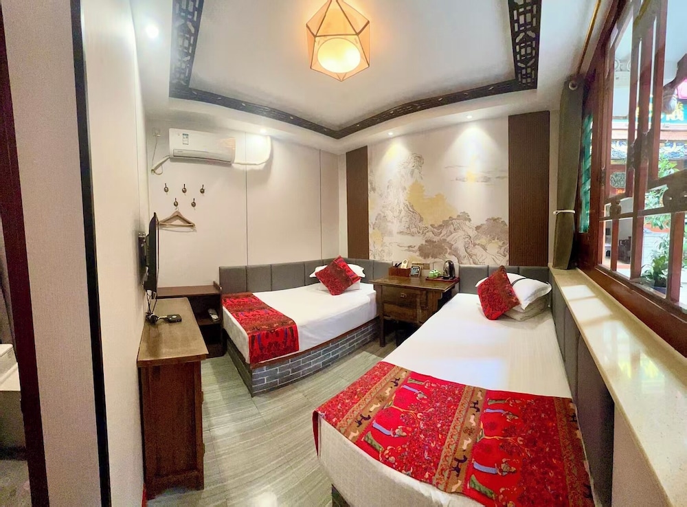 Standard, Twin Beds