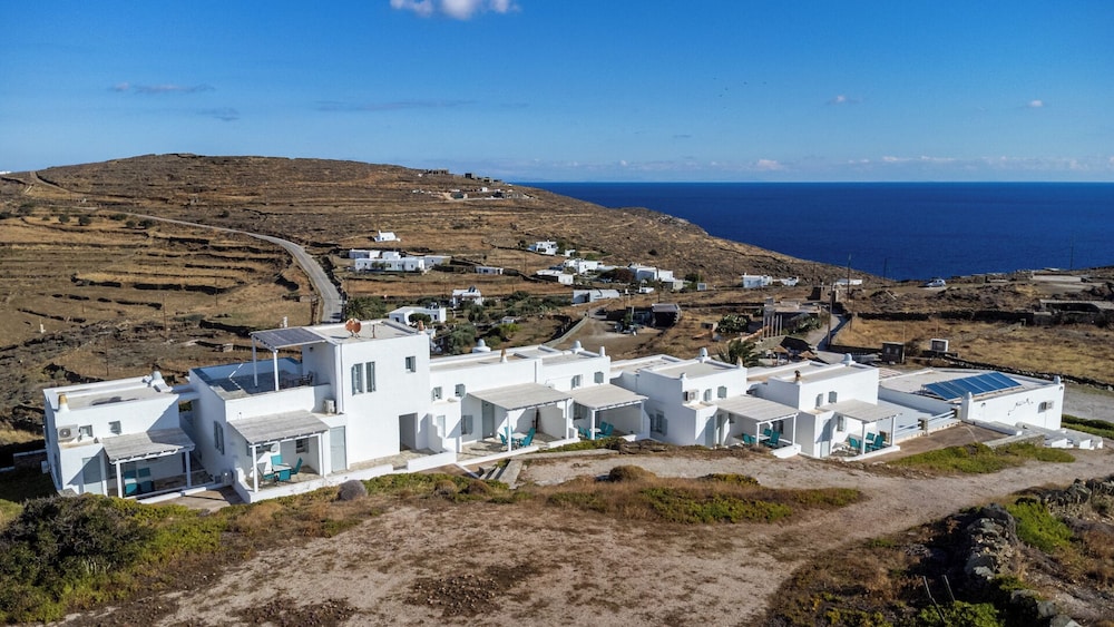 Lighthouse Hotel 41/47