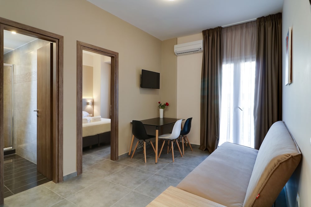 Athens Comfort Suites and Apartments 30/34